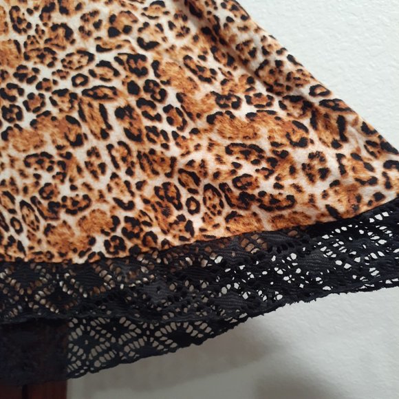 Urban Rose Boho Leopard Print Dress with black lace at hem - Size Large - Picture 6 of 8
